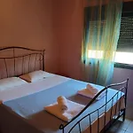 Casa de Férias Lefter's Cottege Néa Iráklia