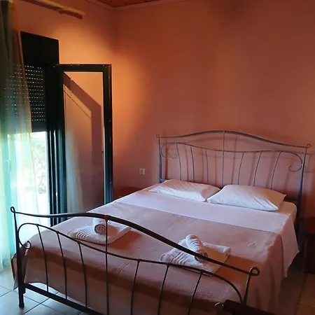 Holiday home Lefter's Cottege