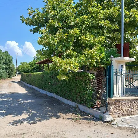 Lefter's Cottege בית נופש ניאה אירקליה