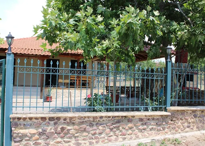 Holiday home Lefter's Cottege